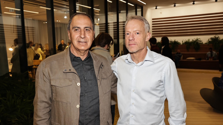 אביב בושינסקי ועמוס באר (צילום: רפי דלויה)