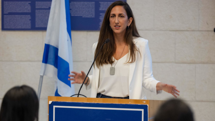 הילה רום (צילום: גלעד קוולרצ'יק)