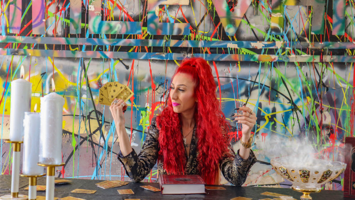 ג'ניפר ''הלבנה'' איסקוב