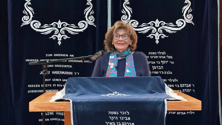 שרלוט קנובלוך