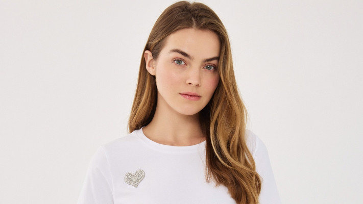 גולברי משיקה חולצת לבבות לרגל הוולנטיין  (צילום: ליאור קסון)