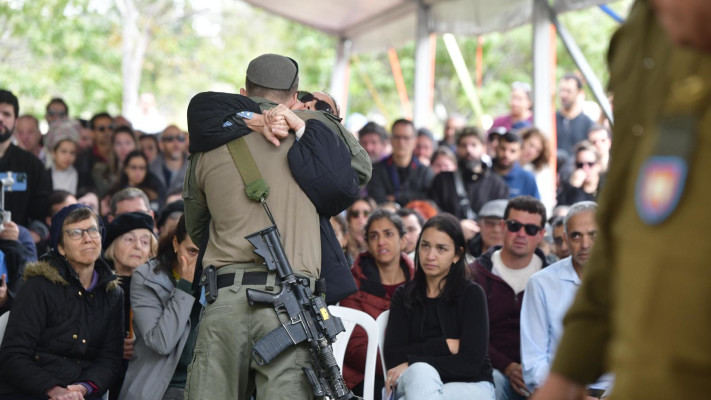 הלווייתו של אלירן יגר (צילום: אבשלום ששוני)