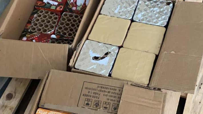 כוורות זיקוקים שנמצאו בביתו של המחבל מהפיגוע בחיפה