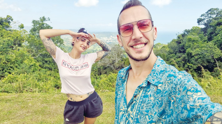 גלב סמירנוב וזוגתו אביטל