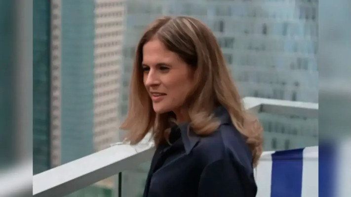 ''בעלך הוא סגן ראש השב''כ?'' ברסלה משקיפה אל קפלן, מבלי להבין שהיא מביטה במטרה האמיתית של מפיצי הפייק