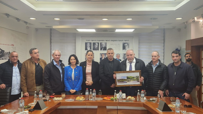 חברי פורום רשויות קו התפר וח''כ אביגדור ליברמן