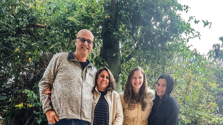 מימין טל פינקלשטיין, נעם אבירם, בת חן ישועה וטל ישועה 