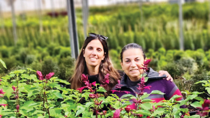 משתלת בלבן &ndash; רונית בלבן ואיילת פישהיימר 