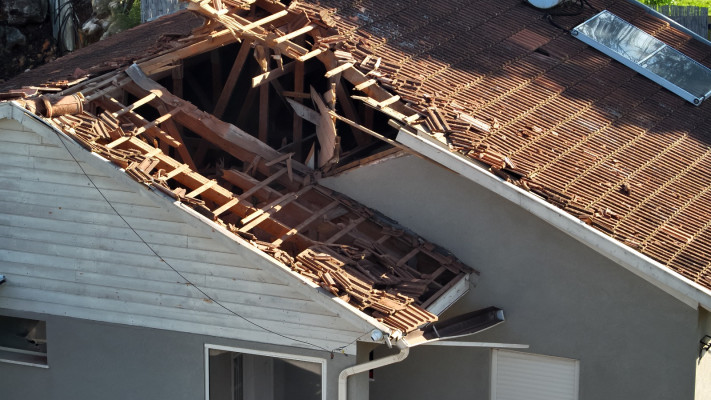 בית במטולה שנפגע מנ''ט 