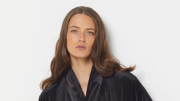 חלוק קטיפה של ETAM - המשביר