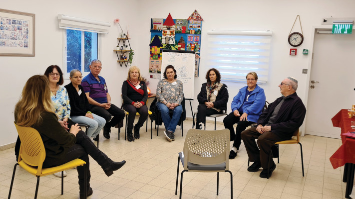 קבוצת תמיכה לסבים וסבתות בכפר סבא