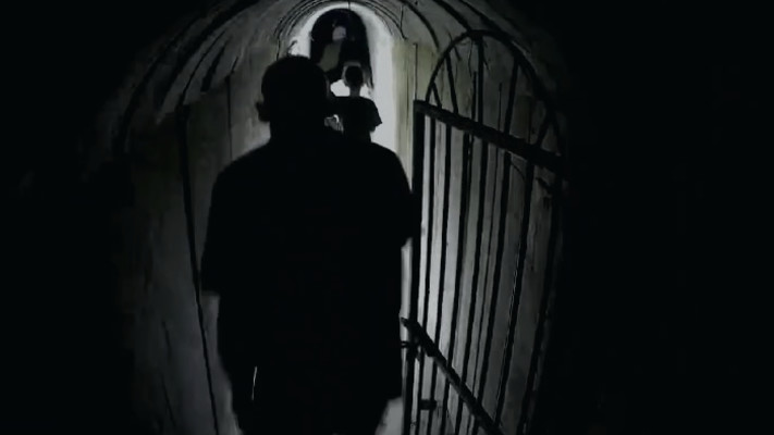 תיעוד יחיא סינוואר במנהרות החמאס  (צילום: דובר צה''ל)
