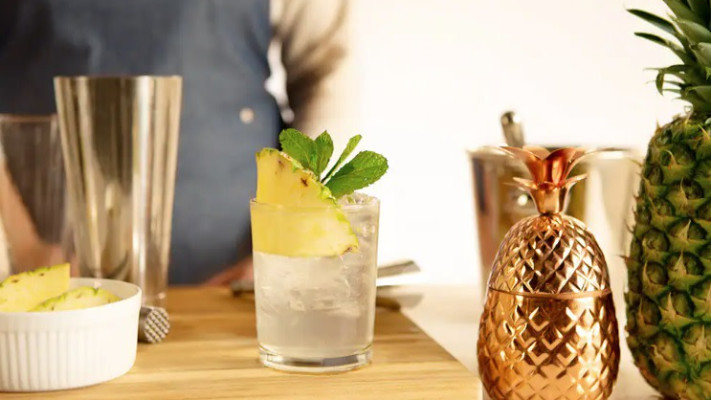 משקה מוחיטו אננס קוקוס אננס