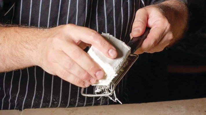 ''סילו'' - פיצה טרטופו ביאנקה ואננס