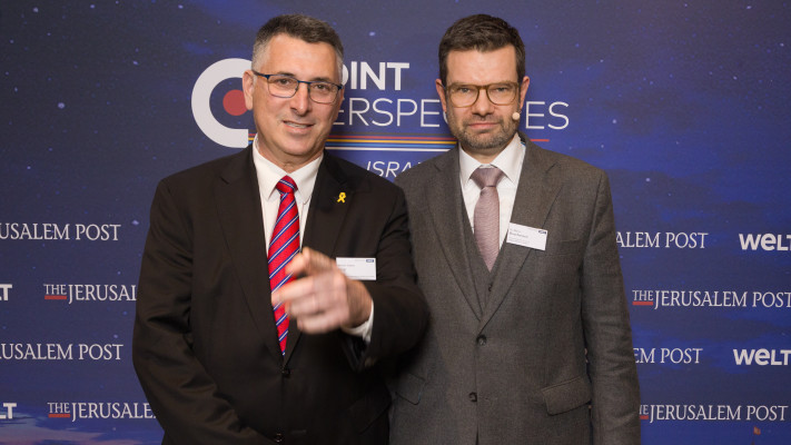 ד״ר מרקו בושמן שר המשפטים בגרמניה, השר גדעון סער יו״ר תקווה  (צילום: Amin Akhtar u. Martin U. K. Lengemann/WELT)