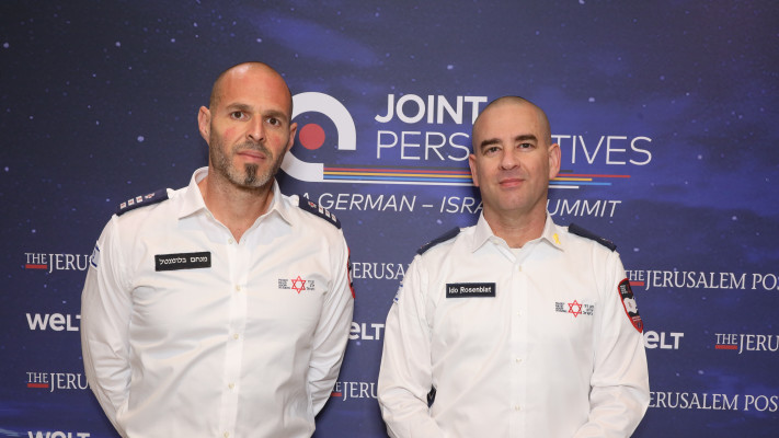 עידו רוזנבלט מנהל אגף טכנולוגיות וחדשנות מד״א מנחם בלומנטל פרמדיק מד״א (צילום: Amin Akhtar u. Martin U. K. Lengemann/WELT)