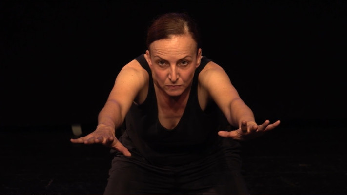 איך להישאר הומניסטית אחרי טבח ב-17 צעדים