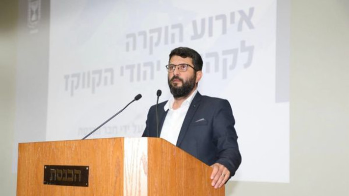 שורשיו של אלישע חנוכייב, טמונים עמוק בפרדס חנה כרכור