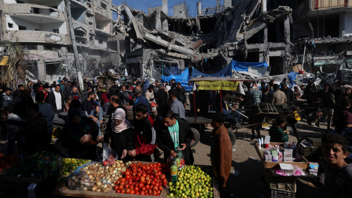 שוק בעזה (צילום: REUTERS/Ibraheem Abu Mustafa)