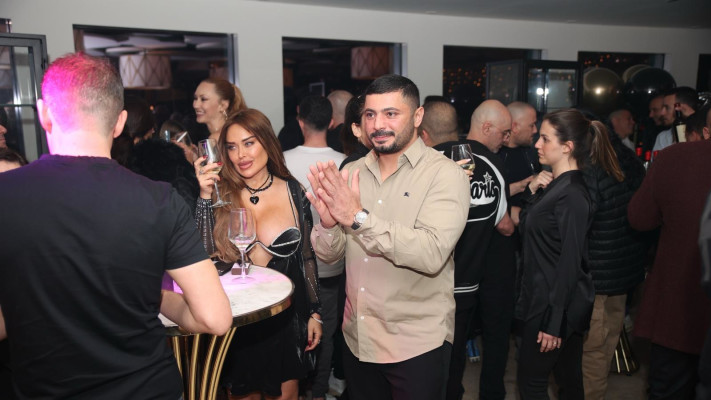 אביבית בר זוהר ביום הולדתו של תומר פינטו (צילום: אור גפן)