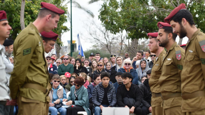 הלוויתו של סמ''ר סימון שלומוב ז''ל (צילום: אבשלום ששוני)