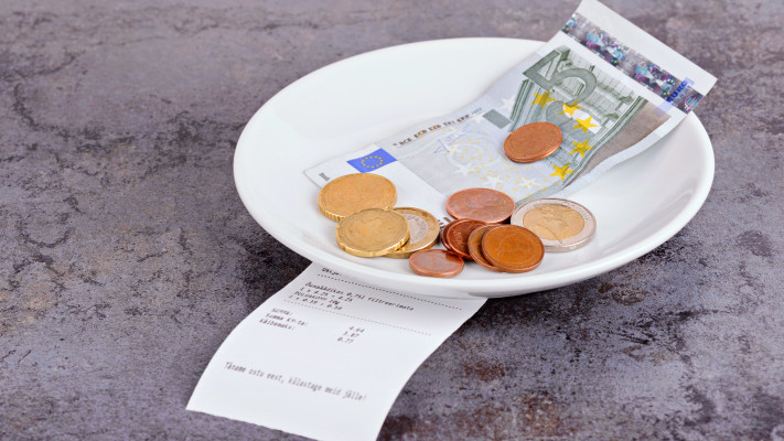 התעקש שישלמו חצי חצי