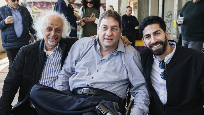 דני בן אבו יו״ר מועצת השפלה של ארגון נכי צה''ל, במרכז עידן קלימן יו״ר ארגון נכי צה''ל