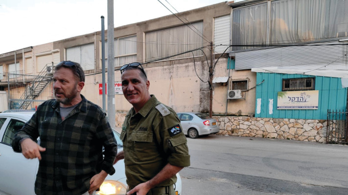 ביקור של ''החמ''ל האזרחי'' בבית ג'אן