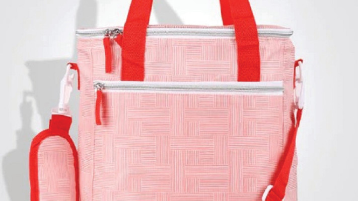 המשביר צידנית רכה 16 ליטר בצבע אדום. מחיר לפני הנחה 39.90 שקל