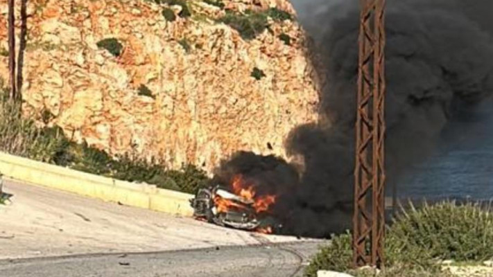 תקיפה נגד רכב בדרום לבנון (צילום: רשתות ערביות)