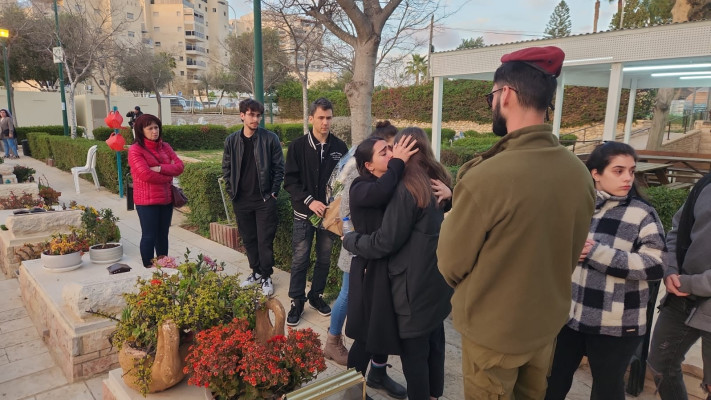 הלווית דניס יקימוב