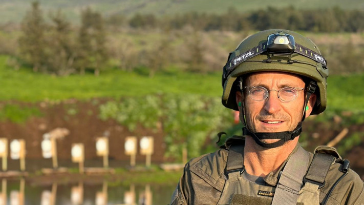 רענן רפאלי בכיתת הכוננות בקיבוץ שמיר