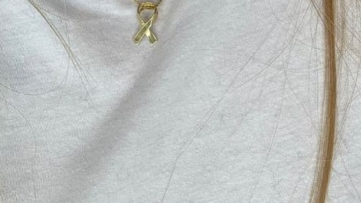 בר רפאלי עם שרשרת החופש