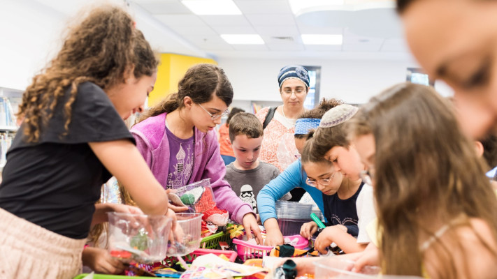 סדנת יצירה בבית אריאלה