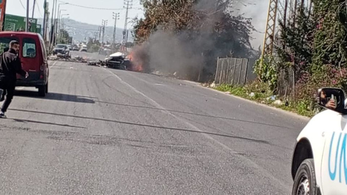 תקיפת הרכב בדרום לבנון (צילום: רשתות ערביות)