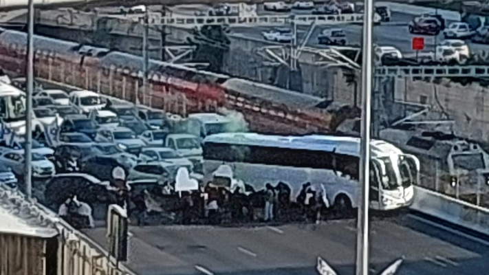 חסימה באיילון בעקבות הפגנה לשחרור החטופים