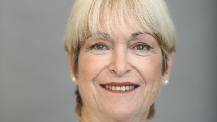 יעל גרינולד, משנה למנכ''ל ומנהלת אגף שיווק ומכירות מנורה מבטחים