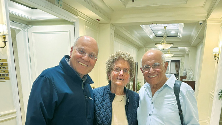 אביגדור קהלני, תלמה אלעזר, ניר בן ברוך (צילום: יח''צ פאלאס)