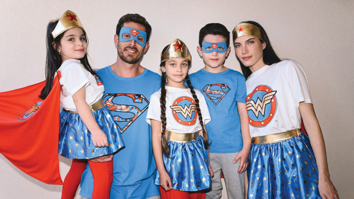 דלתא קולקציית משפחה גיבורי על