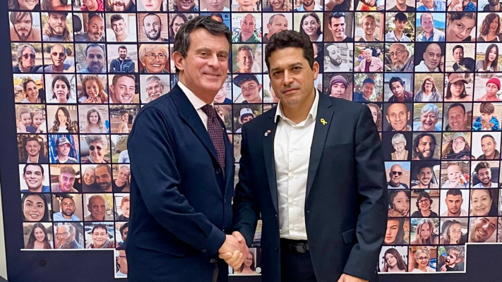 עמיחי שיקלי, עמנואל ולס