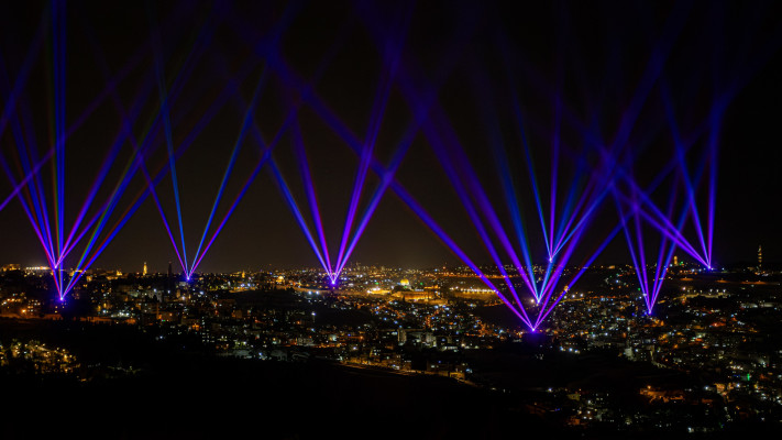 מופע הלייזר High Light JLM