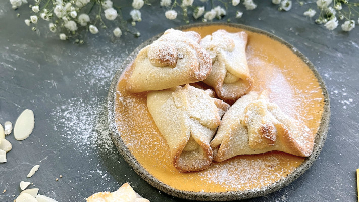 אוזני המן שקדים ודובדבן