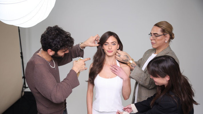 מיקי בוגנים ויעל שלביה בקמפיין החדש של MB (צילום: אור גפן)