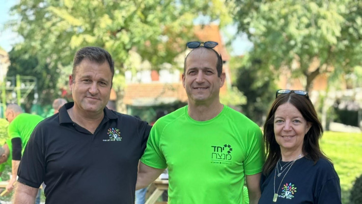 שלומית הראל-שוורץ, רן עוז, אלון בריקמן (צילום: יחצ)