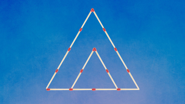 הזיזו שני גפרורים כדי ליצור שלושה משולשים (צילום: AdobeStock)