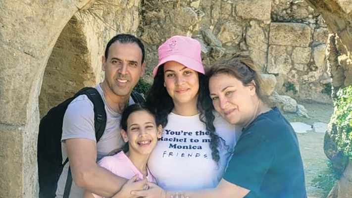 אלי שרעבי ובנות המשפחה שנרצחו (צילום: פרטי)