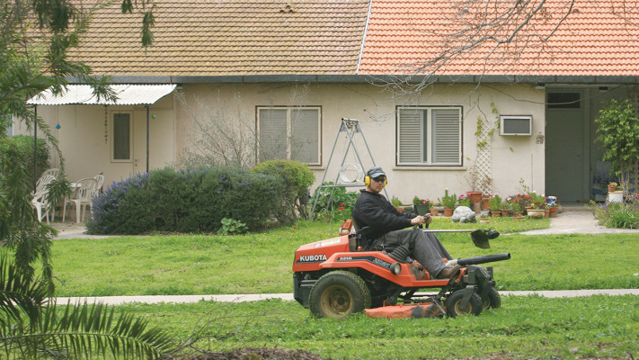 שכונה בקיבוץ מרחביה (צילום: נתי שוחט פלאש 90)