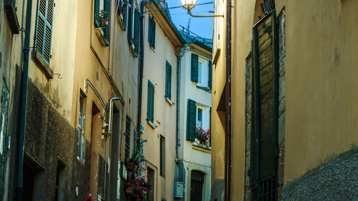 רחוב צר ברחובות איטליה (צילום: אינג'אימג')