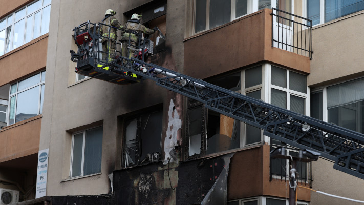 אתר השריפה באיסטנבול (צילום: REUTERS/Murad Sezer)