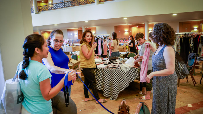 תושבי בארי בבית מלון בים המלח